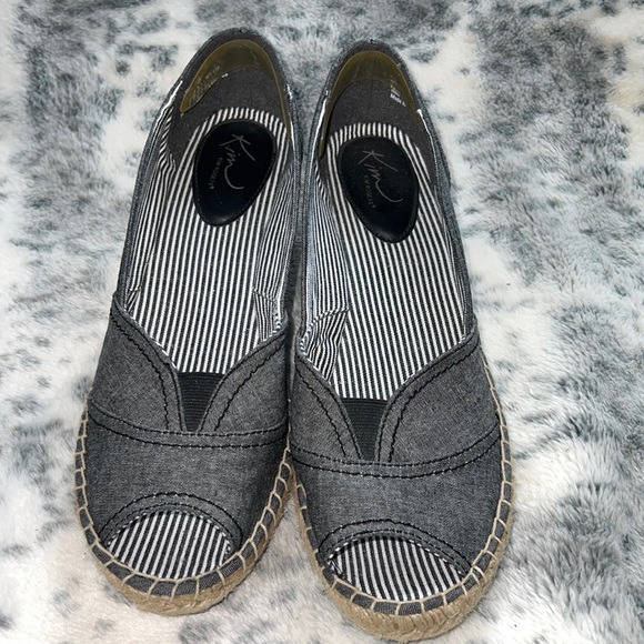 Kim Rogers Lyna Open Toe Wedges - Picture 2 of 4